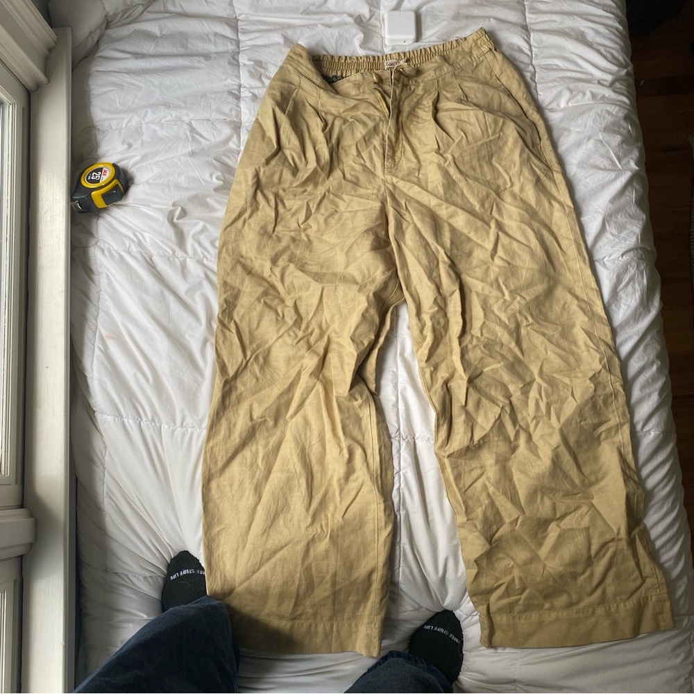 Women’s wide leg khaki pants